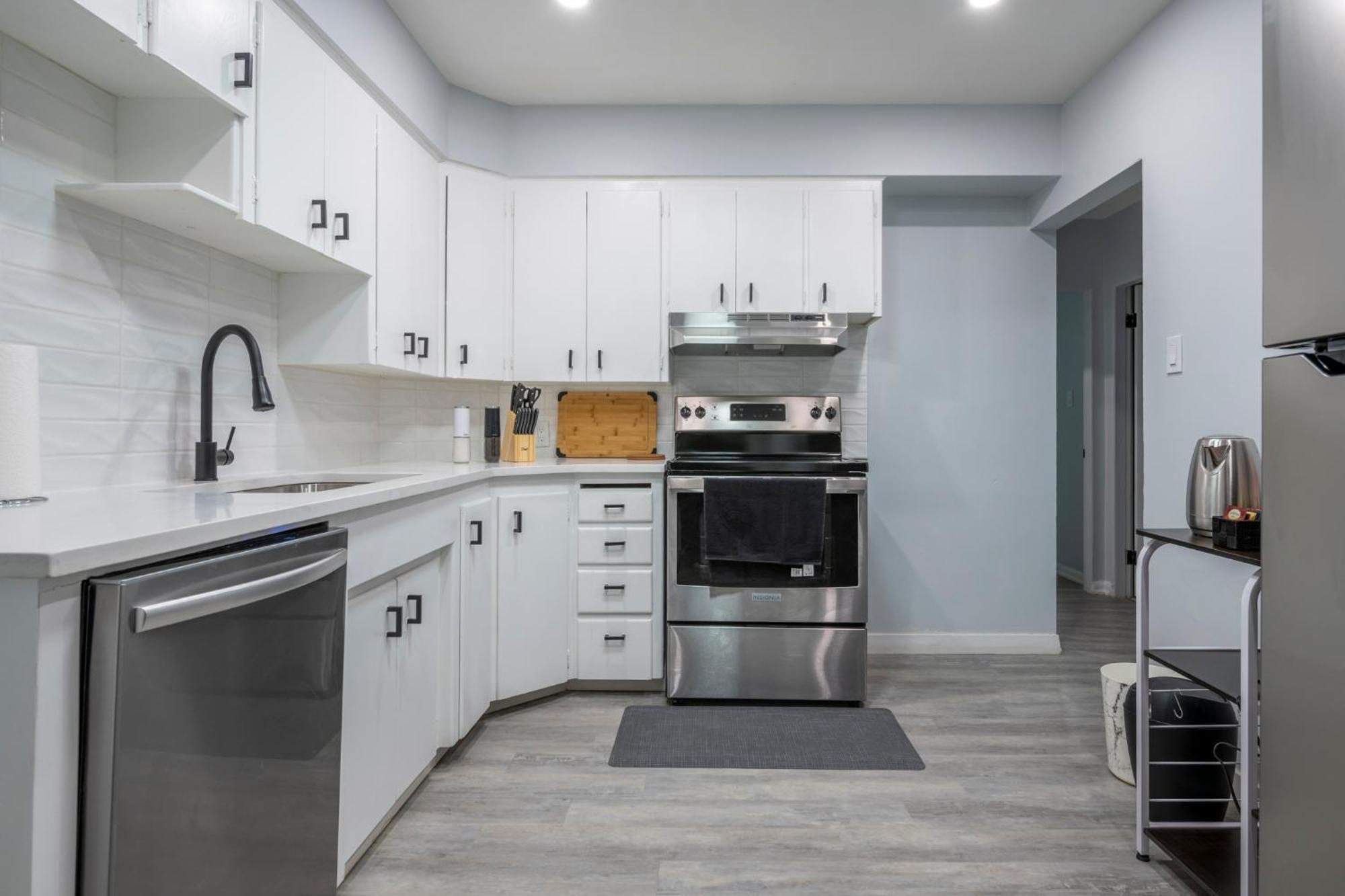 Centre Street Upper 2Bedsuite 4408 Calgary Exterior photo